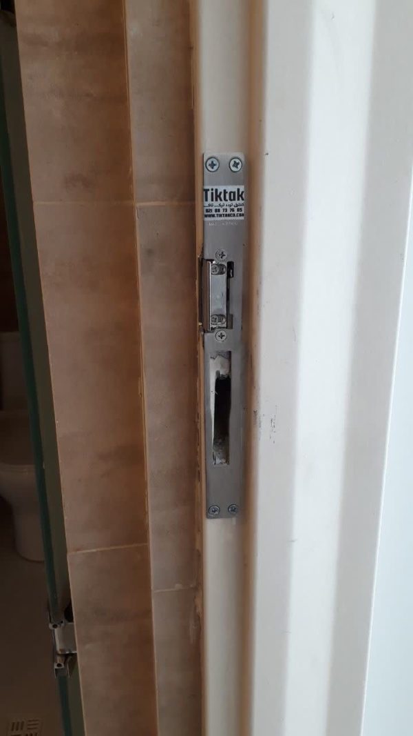 قفل ریموتی درب چوبی